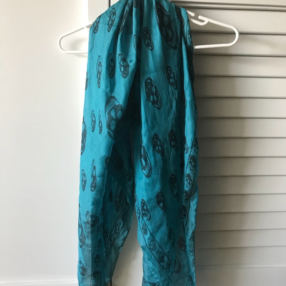 Alexander McQueen Skull print silk chiffon scarf